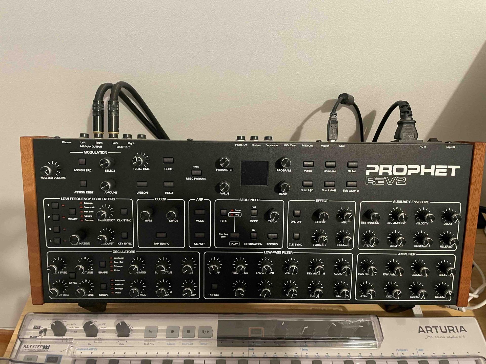 Browser-based synthesizer interface